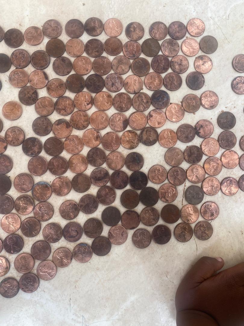 450 Lincoln 1 cent coins from various years
